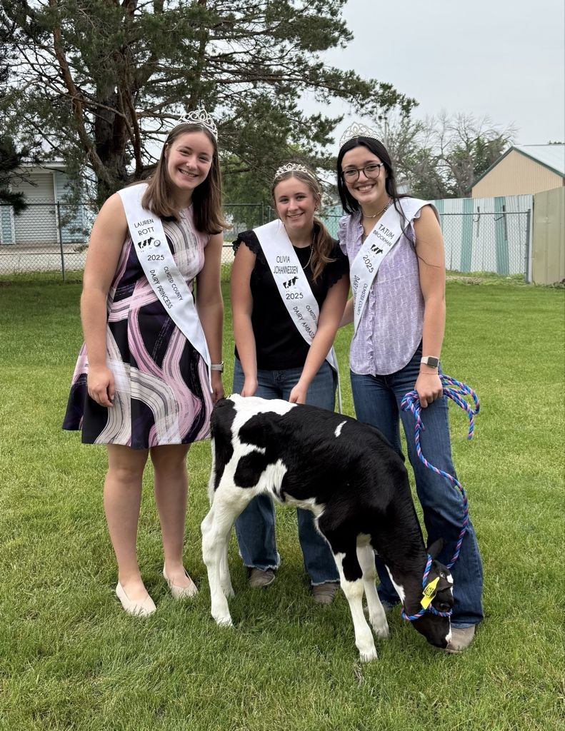 TommieXCTF's tweet image. Summer Service
Lauren Rott is gaining hands-on experience as a Corporate Finance Intern at CHS Inc. while also serving as an Olmsted County Dairy Princess through her BUSN 200 volunteer work with Midwest Dairy
#RollToms