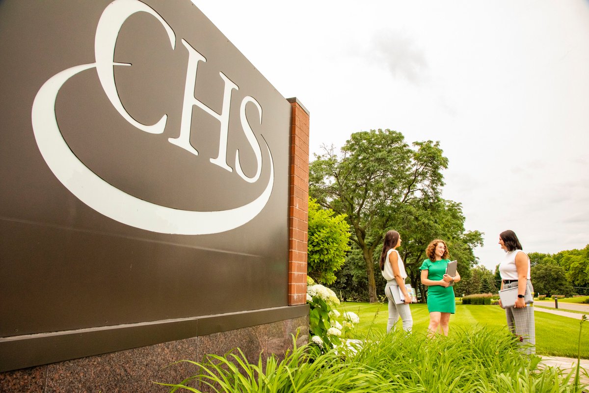 TommieXCTF's tweet image. Summer Service
Lauren Rott is gaining hands-on experience as a Corporate Finance Intern at CHS Inc. while also serving as an Olmsted County Dairy Princess through her BUSN 200 volunteer work with Midwest Dairy
#RollToms