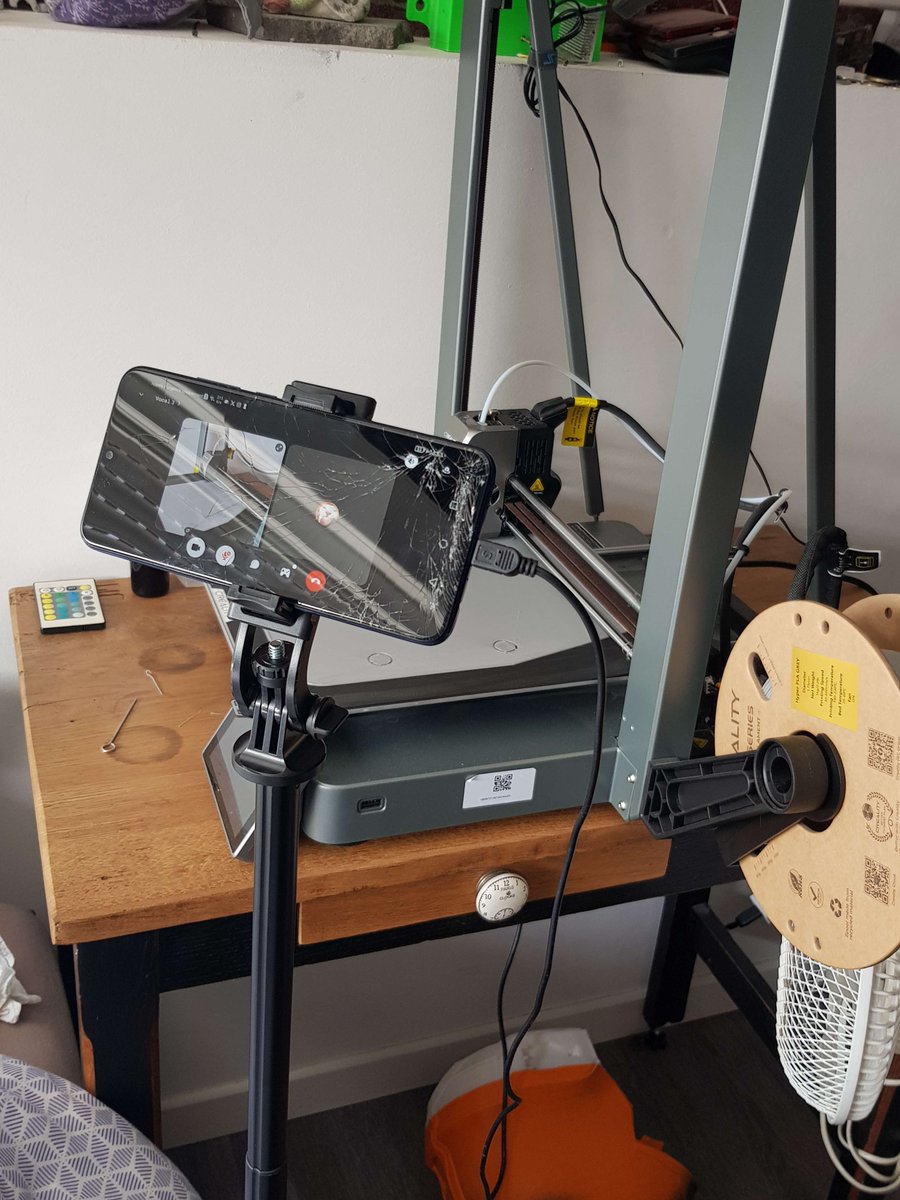 i may not have HD surveillance camera but i have a big brain ☝️🤓 #3DPrinting
