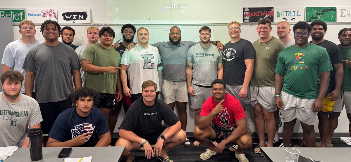 Great having Sidy Sow back in the building and sharing insight about life in the NFL with our O-Line. Great things in store for him!

#EMUEagles ⛓️ #ETOUGH