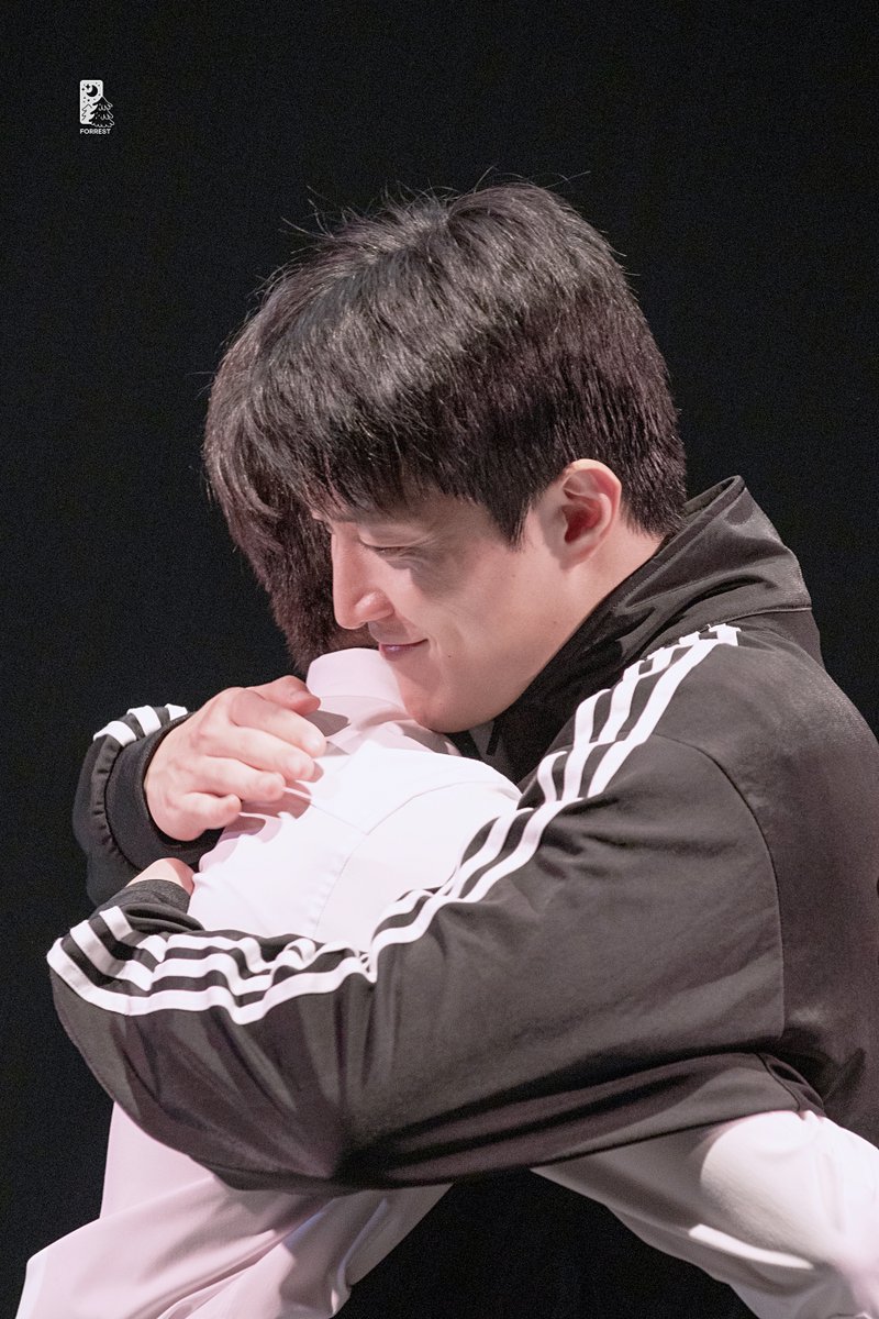 포 레스트 tweet media