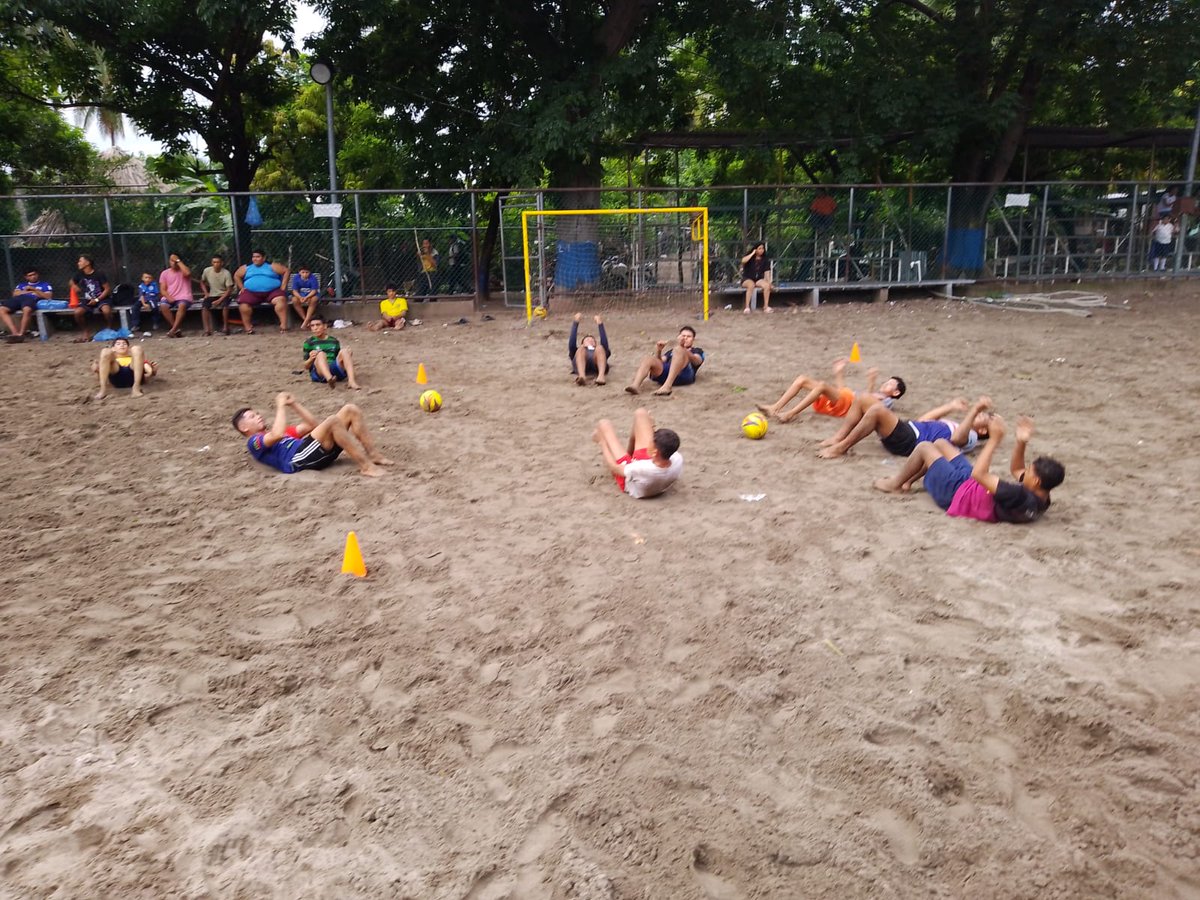 Bitcoinpirraya's tweet image. Agradecidos con Dios🙏 por otro día más de vida, por Disfrutar de lo que nos apasiona el fútbol 🥅⚽️.
Cuando conoces Bitcoin⚡las oportunidades nunka terminan.
@Bitcoinbeach
@IsaacGuerr83881