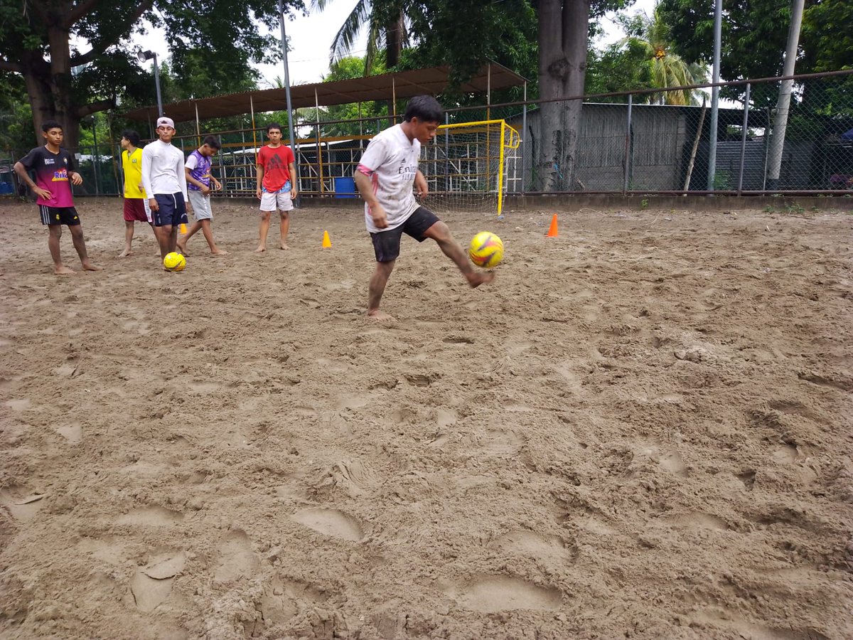 Bitcoinpirraya's tweet image. Agradecidos con Dios🙏 por otro día más de vida, por Disfrutar de lo que nos apasiona el fútbol 🥅⚽️.
Cuando conoces Bitcoin⚡las oportunidades nunka terminan.
@Bitcoinbeach
@IsaacGuerr83881