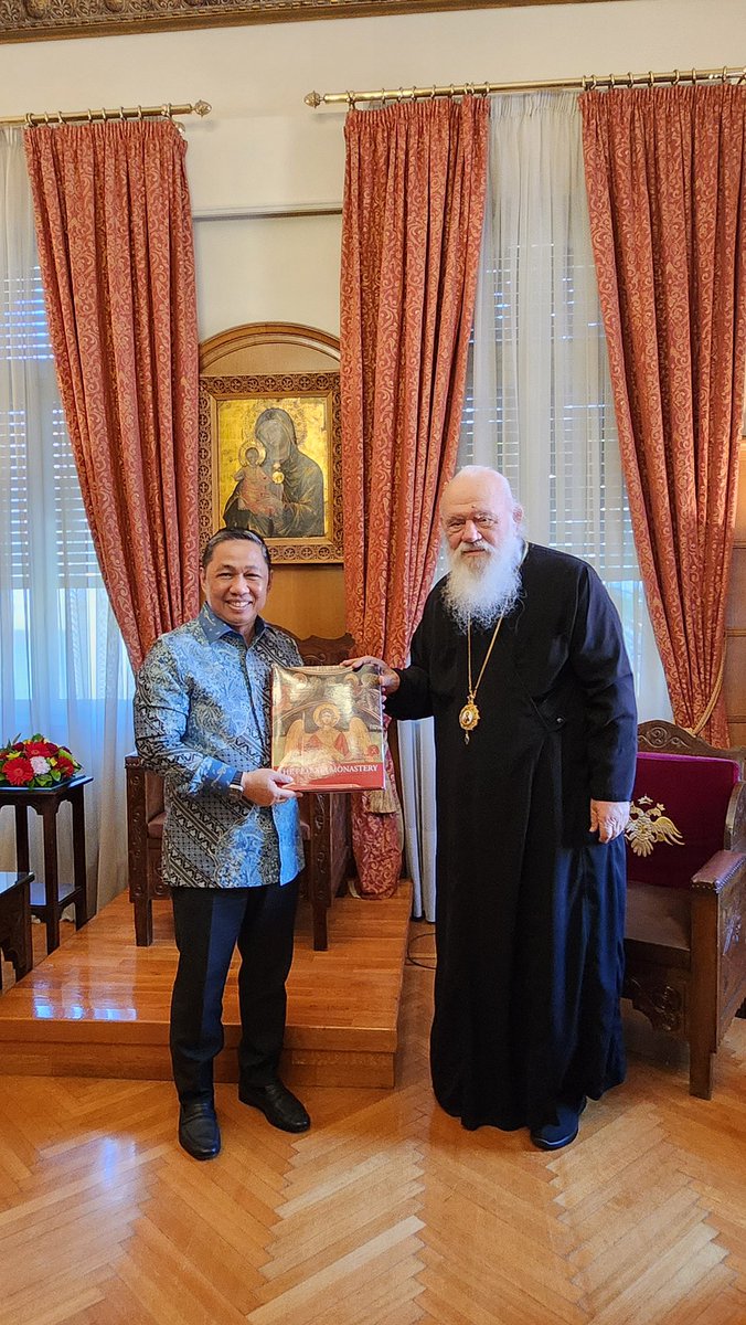 anismatta's tweet image. Selain dengan pejabat pemerintahan, saya juga melakukan pertemuan dengan tokoh-tokoh agama di Athena, Yunani. 

#kemlu #kabinetmerahputih #inidiplomasi #indonesiainathena #yunani