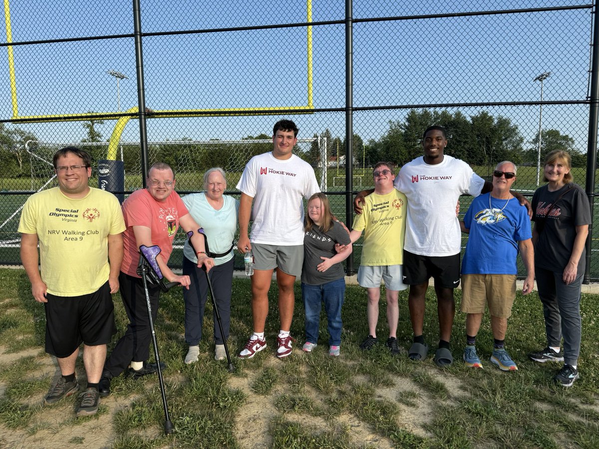 TheHokieWay's tweet image. Last night, @HokiesFB’s Johnny Garrett & @DericDandy32 joined @SolympicsVAsw for Area 9’s Walking Club at Huckleberry Park in Christiansburg.
Walking Club pairs individuals with & without intellectual disabilities to enjoy exercising together. Join the club on Mondays at 6:30!
