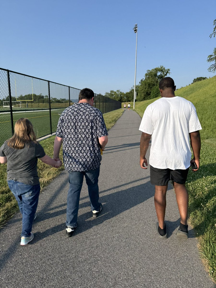 TheHokieWay's tweet image. Last night, @HokiesFB’s Johnny Garrett & @DericDandy32 joined @SolympicsVAsw for Area 9’s Walking Club at Huckleberry Park in Christiansburg.
Walking Club pairs individuals with & without intellectual disabilities to enjoy exercising together. Join the club on Mondays at 6:30!