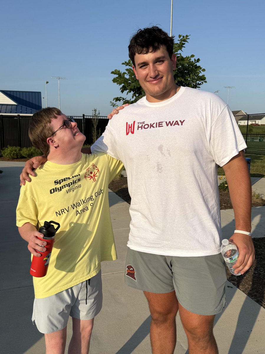 TheHokieWay's tweet image. Last night, @HokiesFB’s Johnny Garrett & @DericDandy32 joined @SolympicsVAsw for Area 9’s Walking Club at Huckleberry Park in Christiansburg.
Walking Club pairs individuals with & without intellectual disabilities to enjoy exercising together. Join the club on Mondays at 6:30!