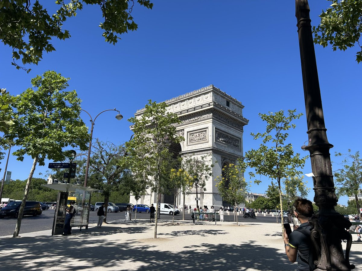 Hiroesax's tweet photo. 良い天気☀️パリ観光楽しい🗼🇫🇷 https://t.co/WN5Cyg9ntf