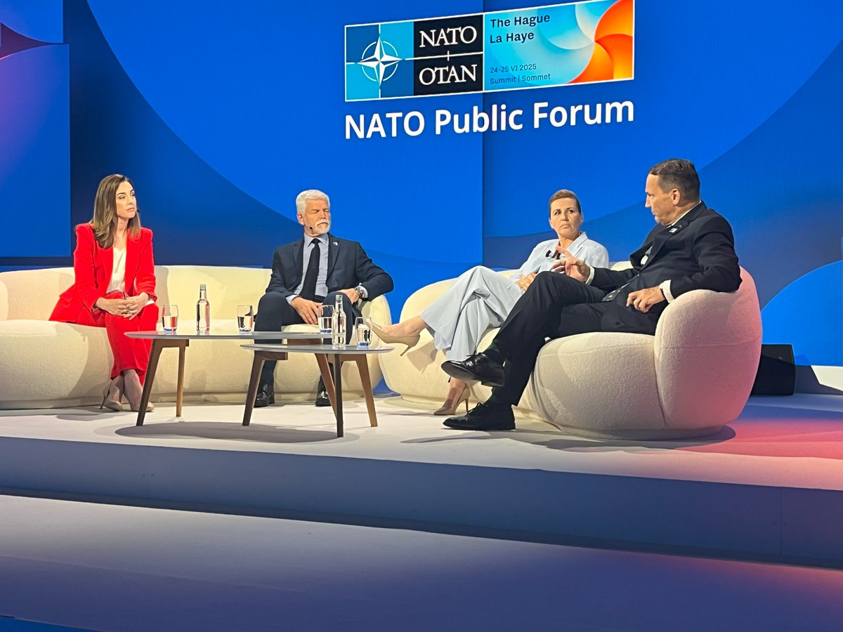 Ministerstwo Spraw Zagranicznych RP 🇵🇱 (@msz_rp) on Twitter photo Min. <a href="/sikorskiradek/">Radosław Sikorski 🇵🇱🇪🇺</a> bierze udział w panelu NATO Public Forum podczas szczytu Sojuszu w Hadze 🇳🇱.
💬 Europa nie musi być tak silna militarnie jak Stany Zjednoczone, musi być silniejsza niż Rosja. Rosja jednak na wojnie z Ukrainą uczy się bardzo szybko.
#NATOsummit #WeAreNATO Min. <a href="/sikorskiradek/">Radosław Sikorski 🇵🇱🇪🇺</a> bierze udział w panelu NATO Public Forum podczas szczytu Sojuszu w Hadze 🇳🇱.
💬 Europa nie musi być tak silna militarnie jak Stany Zjednoczone, musi być silniejsza niż Rosja. Rosja jednak na wojnie z Ukrainą uczy się bardzo szybko.
#NATOsummit #WeAreNATO