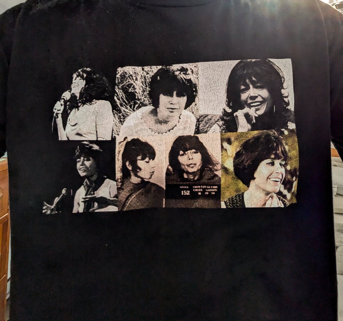 p_obergeron's tweet image. Je porte mon t-shirt de Pauline Julien en ce 24 juin. Bonne fête nationale du Québec. 💙⚜️