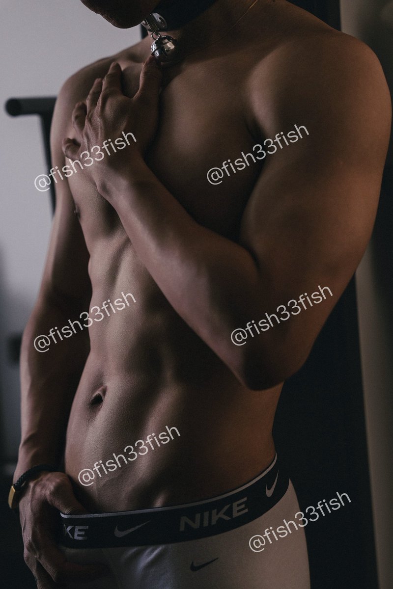 模特：<a href="/fish33fish/">三鱼先生（腹肌版）</a> ，可联名（限薄肌1）
摄影师：<a href="/ESE_ese_V/">大黄萝卜</a> ，可有偿上门约拍，专注男士写真、私房照