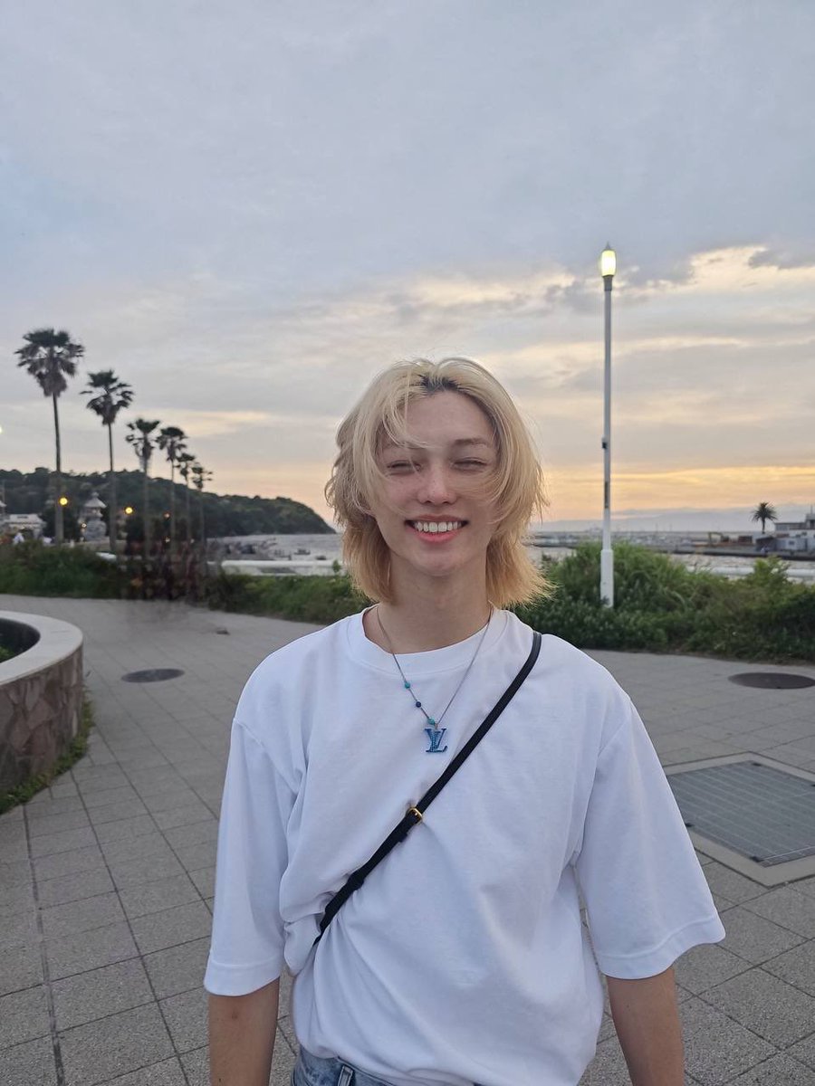 lisliistayy's tweet image. Even in the worst times, the sun will shine brighter than anyone else 💙
⋆˙⟡ #StaySelcaDay #SSD #Felix #용복 #StrayKids #lovestay