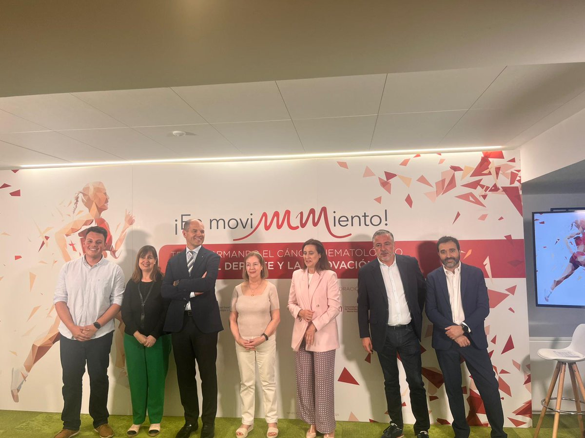 CAHU_Area_V's tweet image. 💪🏽✨ “Ejercicio como medicina: cómo el deporte transforma la calidad de vida en el paciente”.
👩⚕️ La Dra. Esther González (@estherg01291486), jefa del Servicio de Hematología del Hospital Universitario de Cabueñes, ha participado hoy en Madrid en la jornada “¡En MoviMMiento!”,…