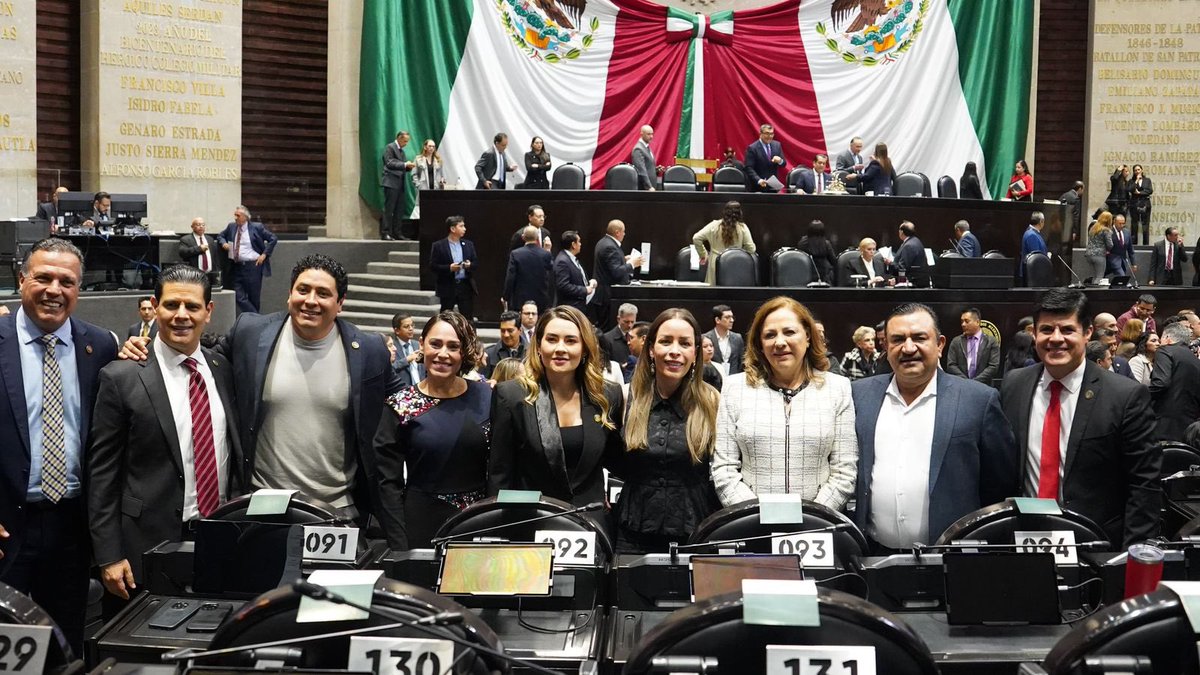 Periodo extraordinario de sesiones en la Cámara de Diputados.

#VerónicaMartínez #Diputada #Coahuila #Torreón #HagámosloJuntos