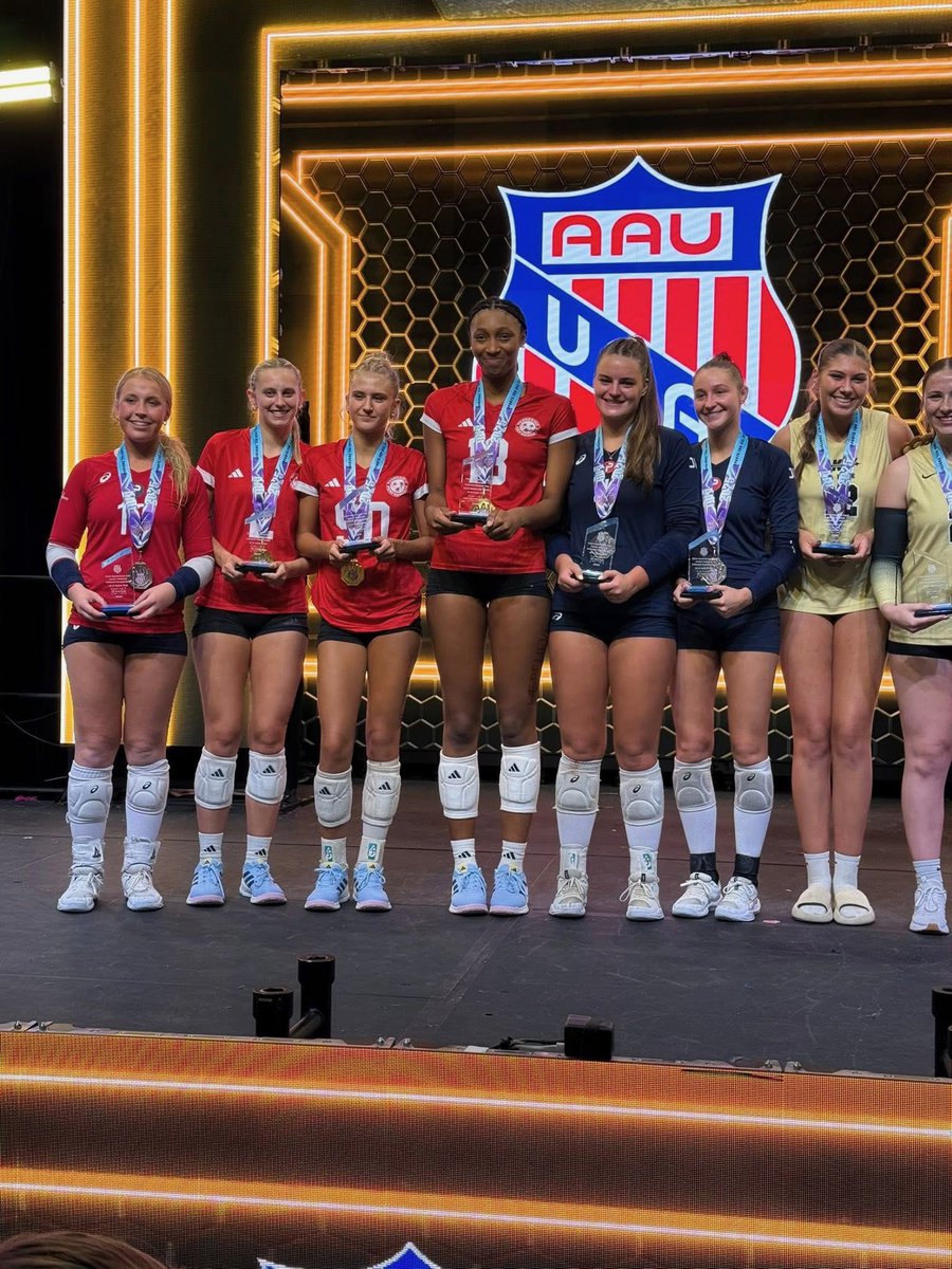ICYMI!! 

Our Amirra Bailey and her TPV teammates won the AAU Club 18 National Championship over the weekend. Amirra was the MVP!! 

We’re proud of you Amirra!