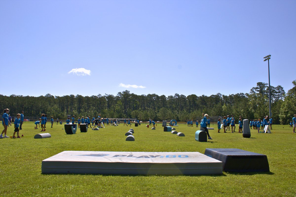 PanthersCR's tweet image. The Panthers and USO of North Carolina brought a #Play60 Camp to military families at Camp Lejeune! Thank you to all of the Marines who made the day one to remember for the kids. @USOofNC | #SaluteToService 🏈