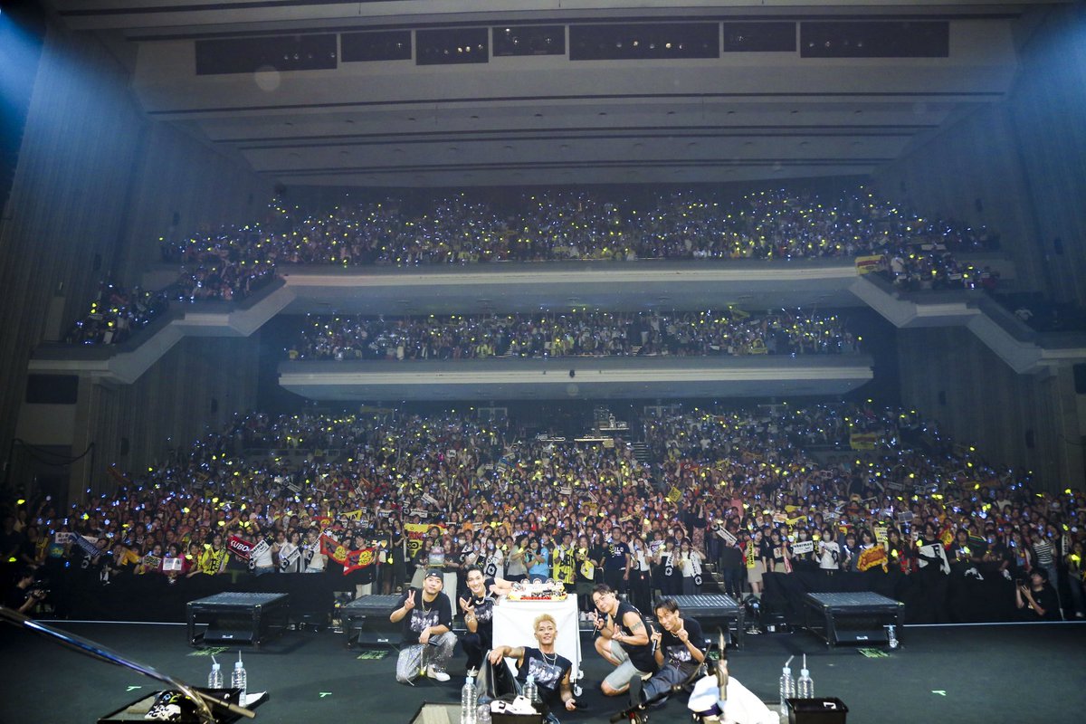 DOBER_OFFICIAL's tweet photo. ＼🎉ファイナル公演🎉／
#𝑫𝑶𝑩𝑬𝑹𝑴𝑨𝑵𝑰𝑵𝑭𝑰𝑵𝑰𝑻𝒀 

『DOBERMAN INFINITY LIVE TOUR 2025 ThanX "D.X"』

大阪・オリックス劇場⭐️

D6からのサプライズにメンバーも大感激でした😭✨

11周年もよろしくお願いします🐾

ありがとうございました❤️‍🔥 https://t.co/3fCBtoqKu2