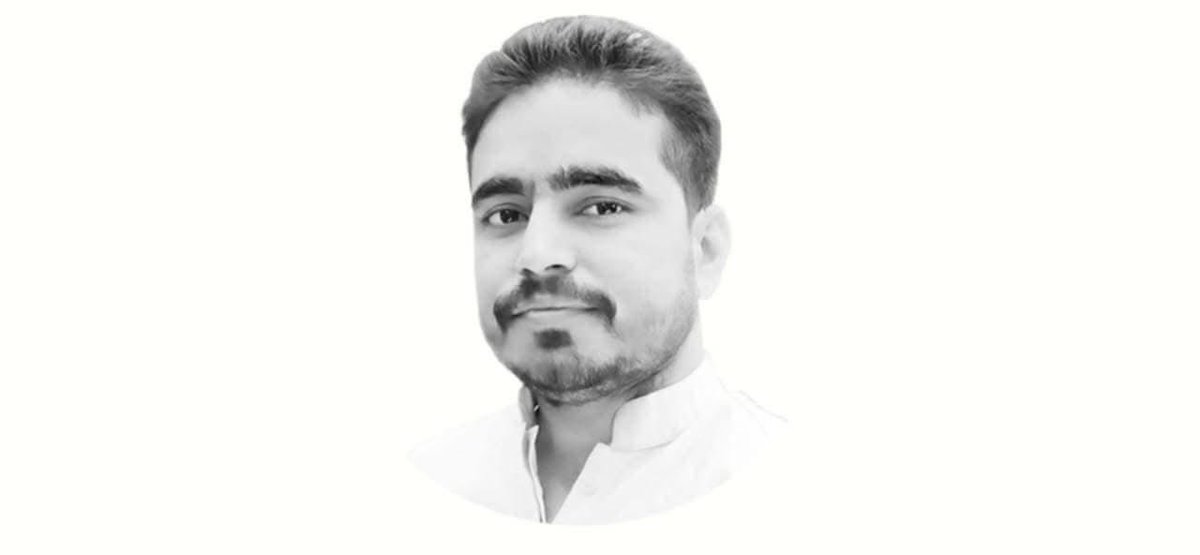 SalmanZonoo's tweet photo. ایک مقامی نوجوان یاور عباس جو صرف اپنی زمین اپنی زبان، اور اپنے لوگوں کے حق کے لیے کھڑا ہوا،
آج موت و زندگی کی کشمکش میں پہاڑ کی کھائی میں پڑا ہے 
اور ریاست کی مشینری خاموش ہے

 #RescueYawarAbbas https://t.co/qQRDF07TzQ