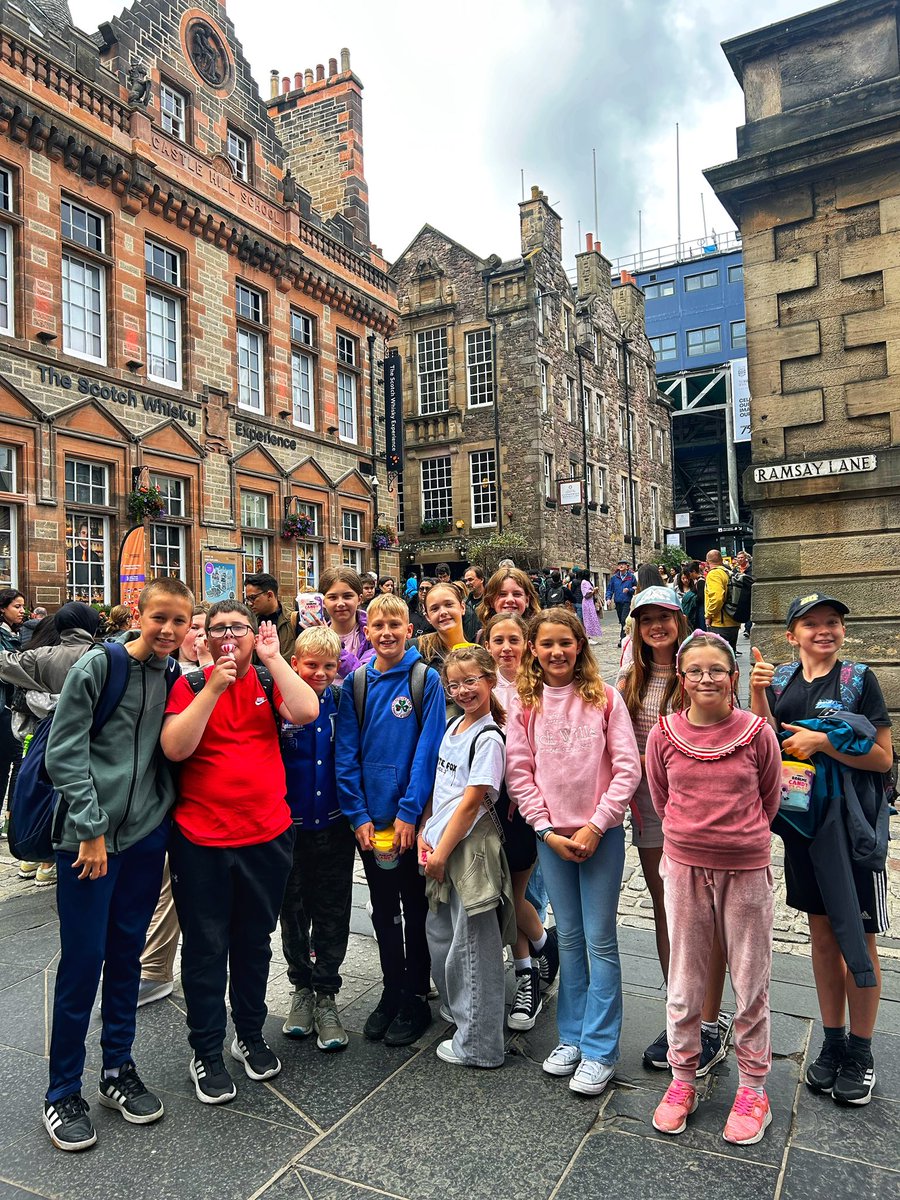 A brilliant day exploring Edinburgh in the company of these wonderful children! 🏴󠁧󠁢󠁳󠁣󠁴󠁿🥰