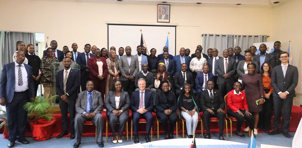 UNODCEastAfrica's tweet image. Today @UNODC_ENV and @Kmunep held a National High-Level Dialogue joining hands w/ H.E @arnaud_suquet Ambassador of France to Kenya 🇰🇪 &amp;amp; 🇸🇴,CS @Environment_Ke &amp;amp; stakeholders to reinforce multisectoral efforts towards addressing crimes affecting the environment🌍#SDG15 #EndEnvCrime