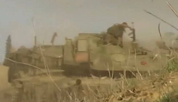 رجال المقاومة الفلسطينية فوق دبابات الإحتلال في فيديو يبث قريباً..