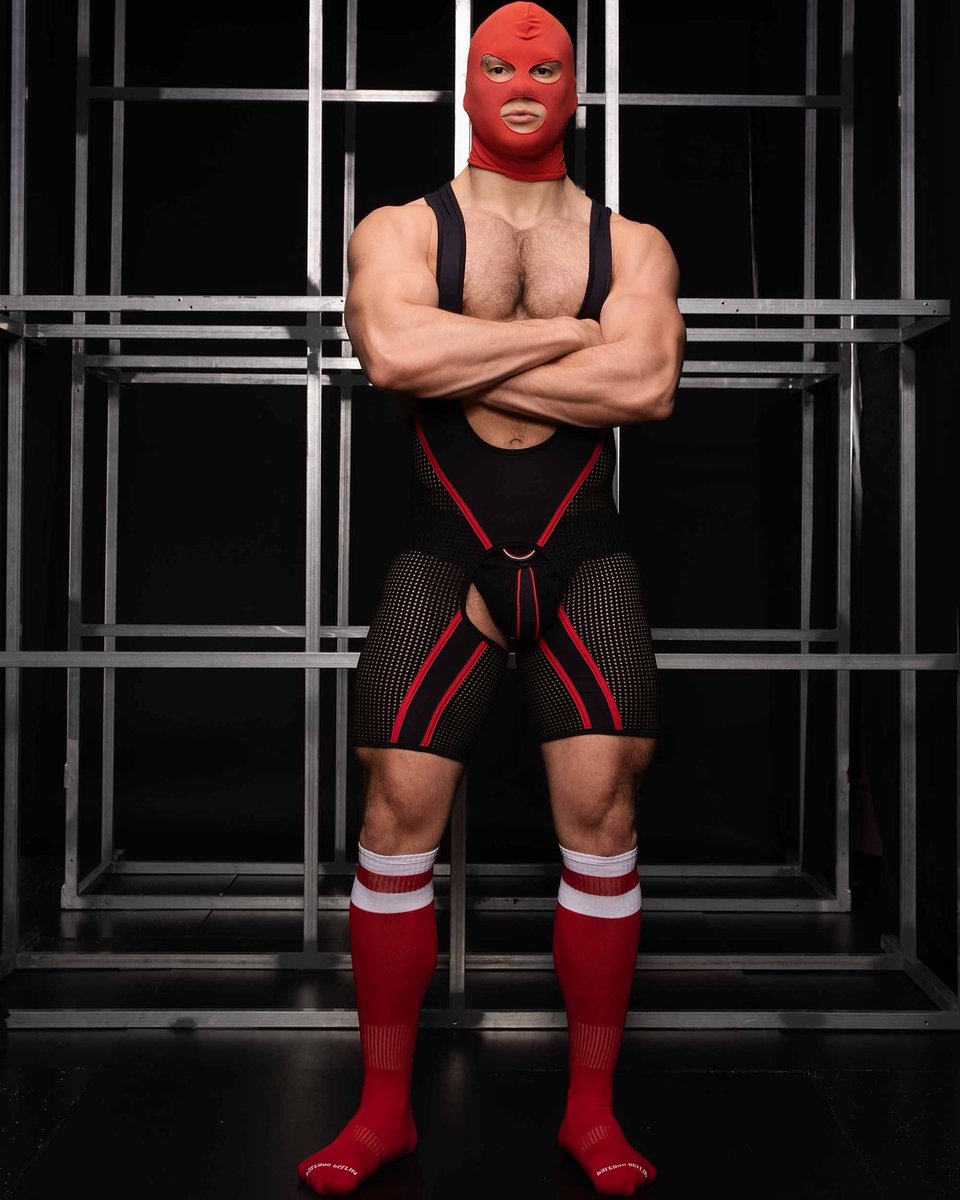 Męskość w wersji hardcore! 🔥
Singlet od barcode berlin to coś więcej niż tylko bielizna – to manifest stylu, pewności siebie i gotowości na zabawę bez kompromisów 💪😈

📲 greatstuffy.com/pl/producer/Ba… 

✔ wyrazisty, sportowo-fetyszowy krój
✔ przewiewna siateczka i efektowne