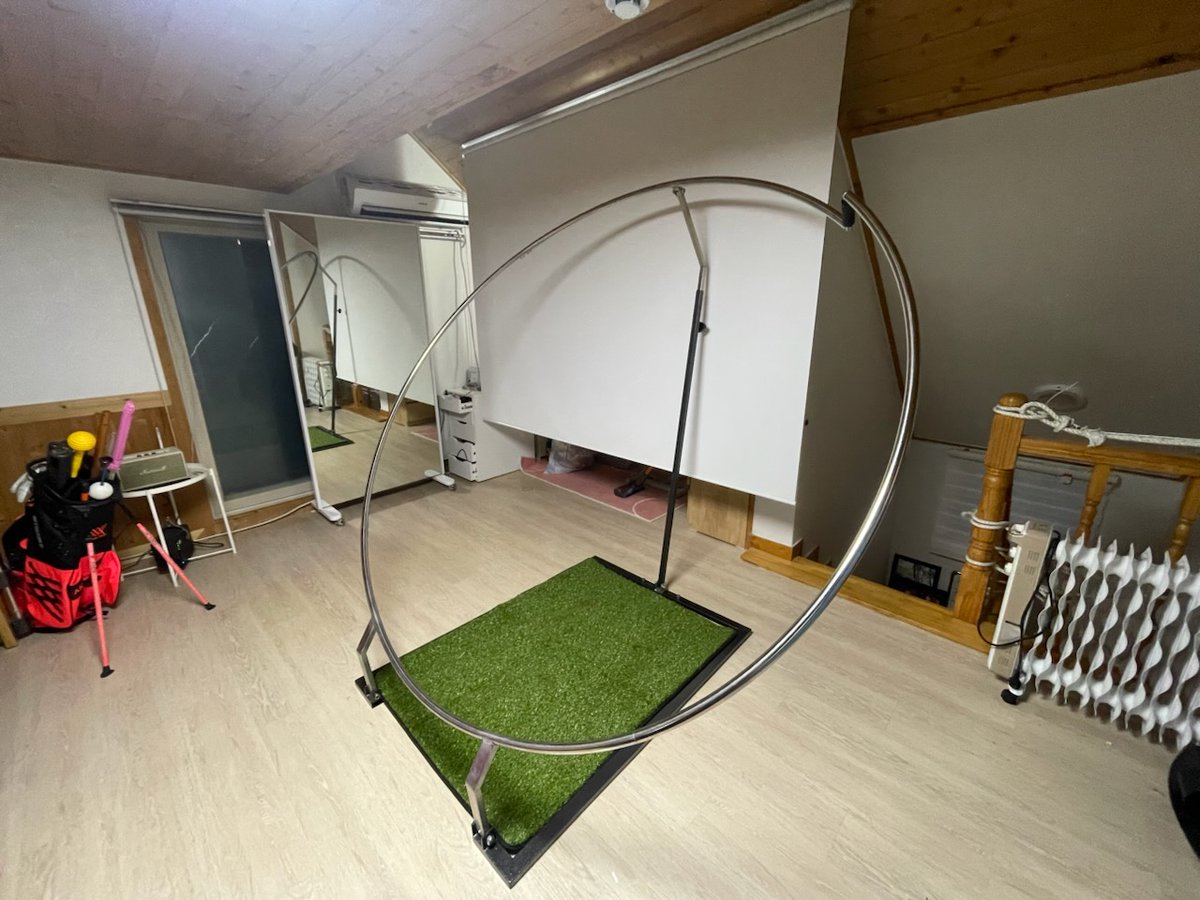 Proswing_Inc's tweet image. #스윙플레인2.0 배트를 링에 붙이고 백스윙부터 팔로우까지 스윙을 하면 몸통스윙을 할수 밖에 없습니다.

제품문의:1899-6637
proswing.kr

#골프비거리연습 #실내골프연습도구 #스윙궤도링 #골프자세교정장비 #골프스윙궤도연습기 #드라이버스윙플레인연습 #아이언스윙플레인연습