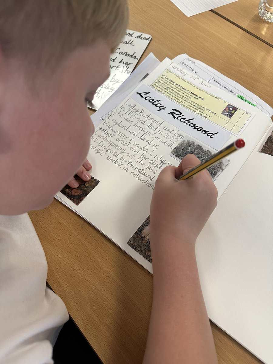 Sdlp6B's tweet image. Artist Appreciation - Lesley Richmond . Year 6 are exploring her work whilst some chose to work with acrylic on leaves @SDLPrimary @ExceedLP