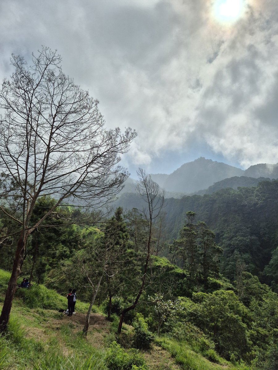 jendelaitem's tweet image. #liburansehat day 1 ~ tracking kalitalang