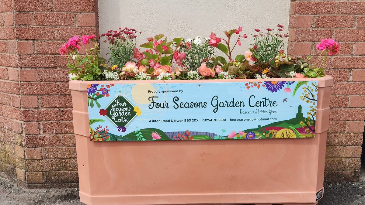 🌿 Thank You to Four Seasons Garden Centre in Darwen!

They have very kindly donated a couple of planters and displays that now sit pride of place outside the Multevo UK Anchor Ground.

Very much appreciated! #OneClub 🇦🇹