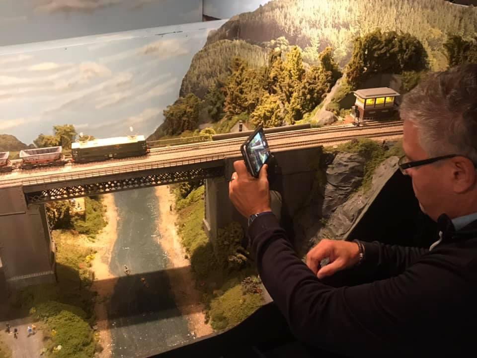 I still love this photo of <a href="/JeremyDiskin/">Jeremy</a>  looking at his EM1 on Gotham thanks to <a href="/mattymidland/">Matt Dawson🐟</a>.
Happy Birthday Dad 🎉🎉❤️