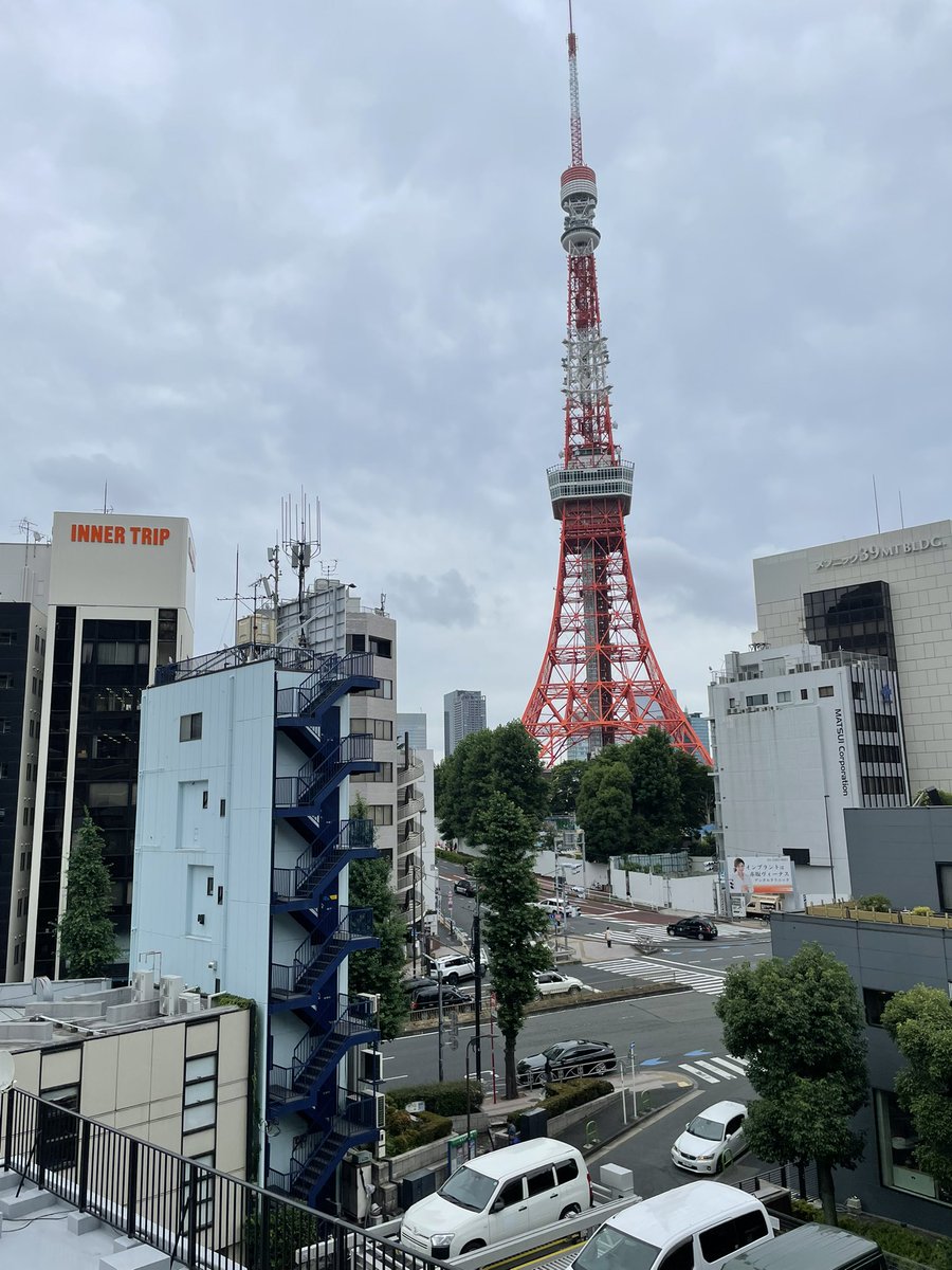 帰宅して横になったらそのまま気を失ってました（笑）
信頼するディレクターとエンジニアのお二人にすべてをゆだねて、歌と向き合う貴重な時間でした。
あさっても5曲。がんばります。
さ、ご飯食べよ！