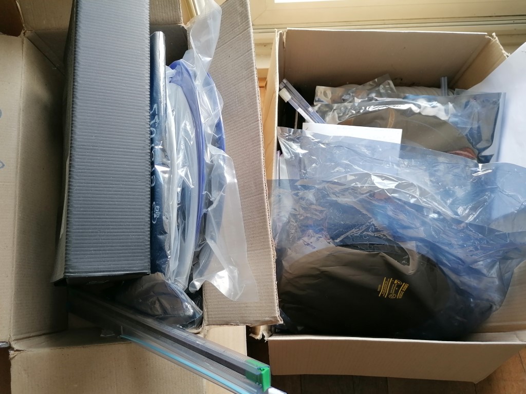 ADMTrading's tweet photo. Enkele stoelen en Macbooks - https://t.co/r2Bze4iSSD https://t.co/ALRAQJFbX4