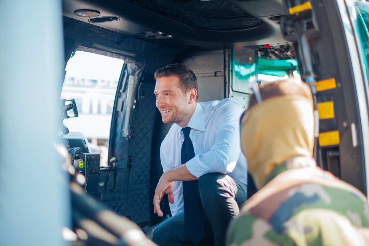 🥇 <a href="/J_Bardella/">Jordan Bardella</a> progresse encore (+1) en 1ère position dans le « palmarès de l'adhésion » (soutien et sympathie) du baromètre Odoxa !

Bruno Retailleau stagne, Edouard Philippe est en chute libre (-4) avec seulement 10% de soutien.