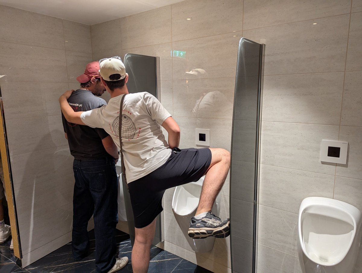 xelio_xyz's tweet image. and you can just send money to their phone number

no app downloads

no internet

&amp;amp; get this — with @xelio_xyz your transactions are FREE!