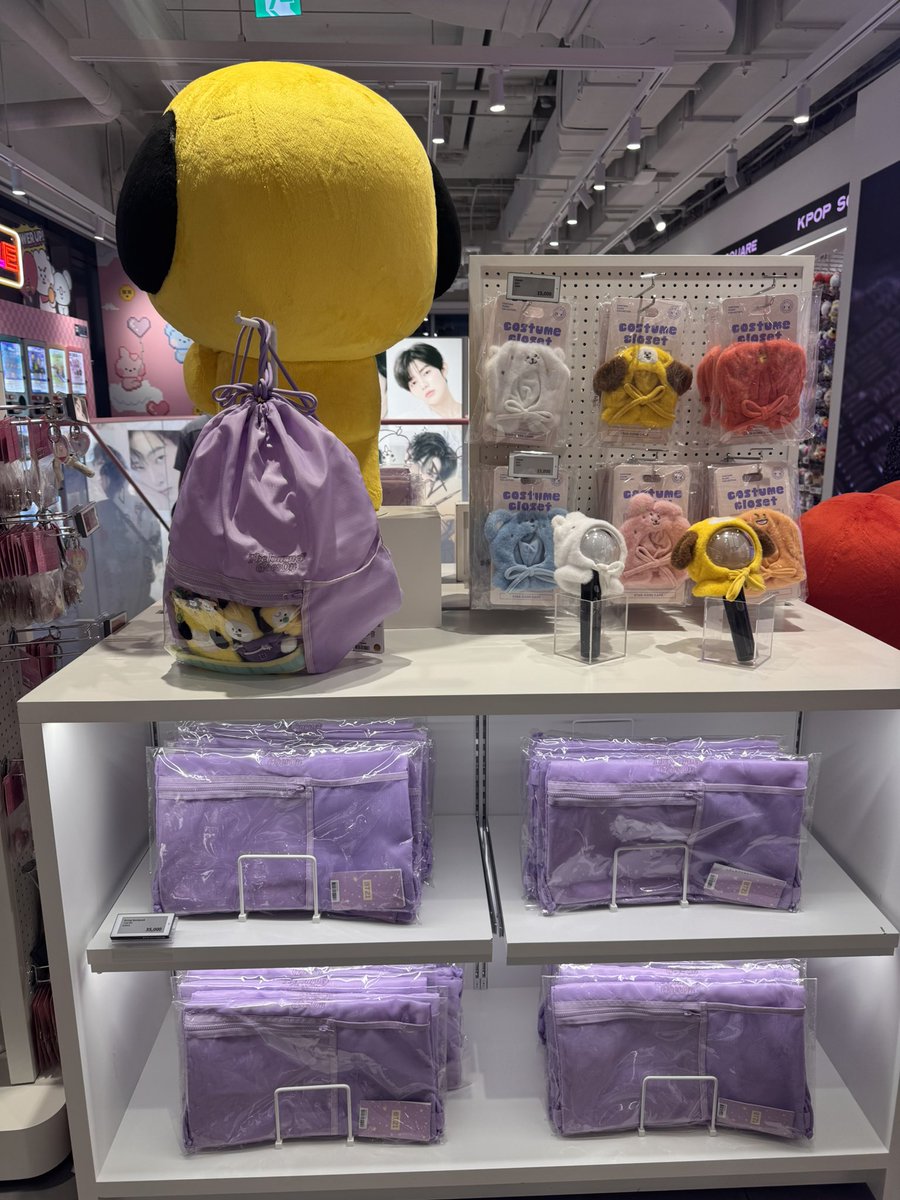 thvchapters's tweet photo. bt21 paradise in k-pop square in hongdae. the amount of things they have is INSANE. https://t.co/kbRrI8SZec