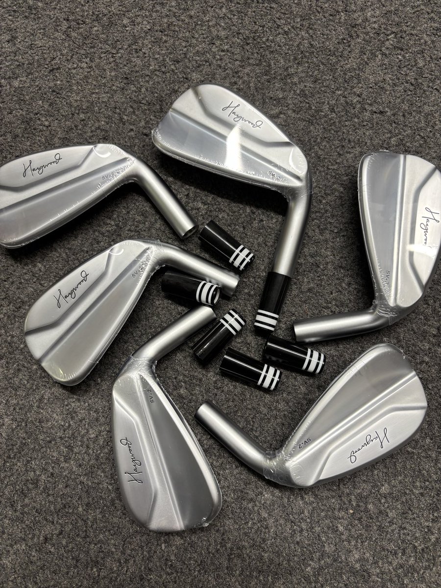GNgolfpro's tweet image. On the bench ⁦@Haywoodgolf⁩ SV2 irons them pandas ferrules #golf #custombuilt ⛳️ #NSgolftech
