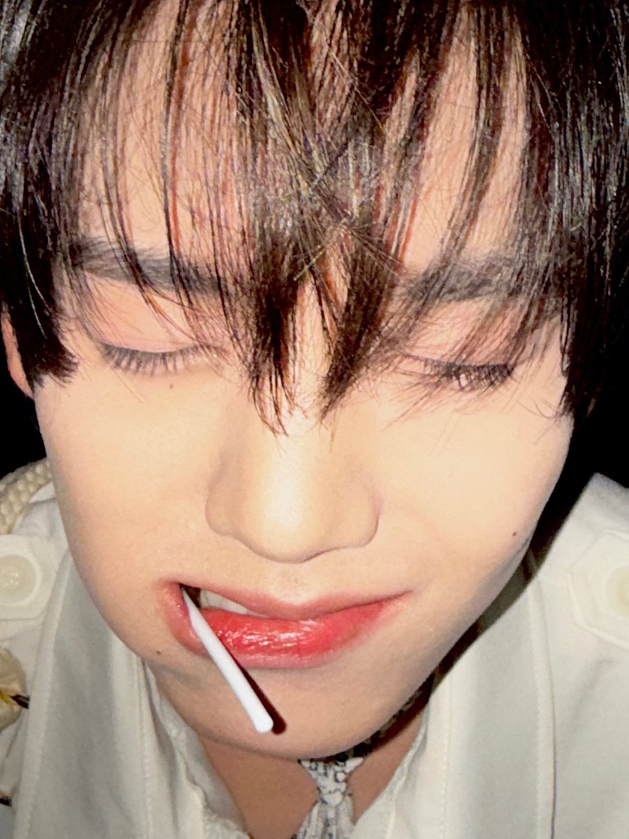 han yujin pics tweet media