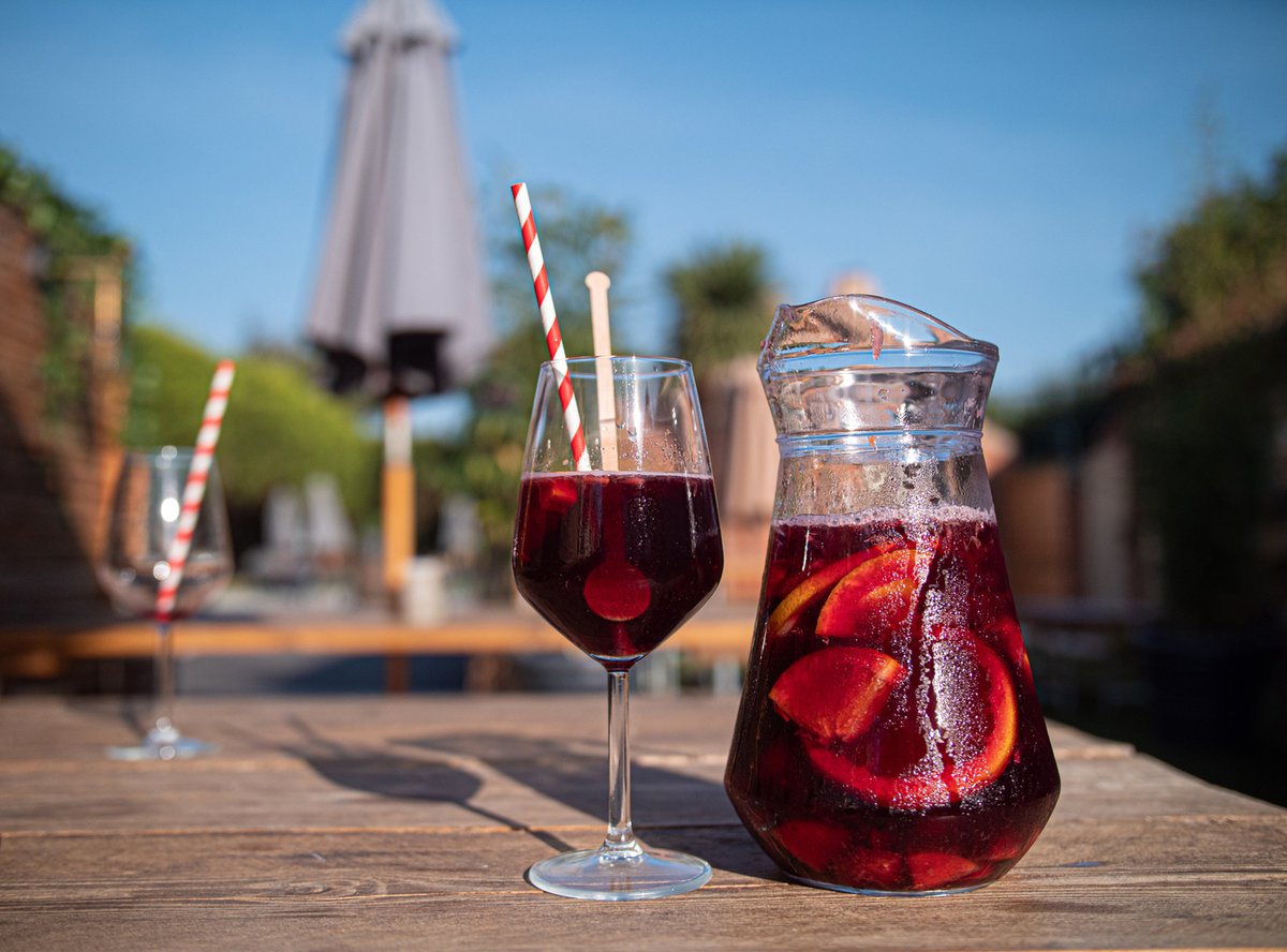 BottleGlassPub's tweet image. Tapas Night is BACK this Thurs (26th June) from 5pm! ππ₯
Join us for an evening of summer vibes, delicious Spanish small plates and refreshing Sangria β perfect for sharing! π·
Thank you so much for your amazing feedback from our last one!π«Ά
Book nowπ΄ bit.ly/3ke9bgX