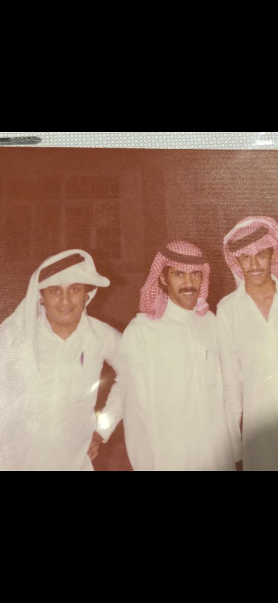 #ذكريات_حي_الملز
ارفق لكم صورة لكل من :
الاستاذ / ابراهيم العبيد - وسط-
مدرس مادة الجبر بمتوسطة العباس بحي الملز بالتسعينات الهجرية 
و الاخ / صالح القاسم - يمين -
و الاخ / خالد المونس - يسار - 
الصورة صورت سنة 1399هـ .
( الله يذكرهم بالخير )