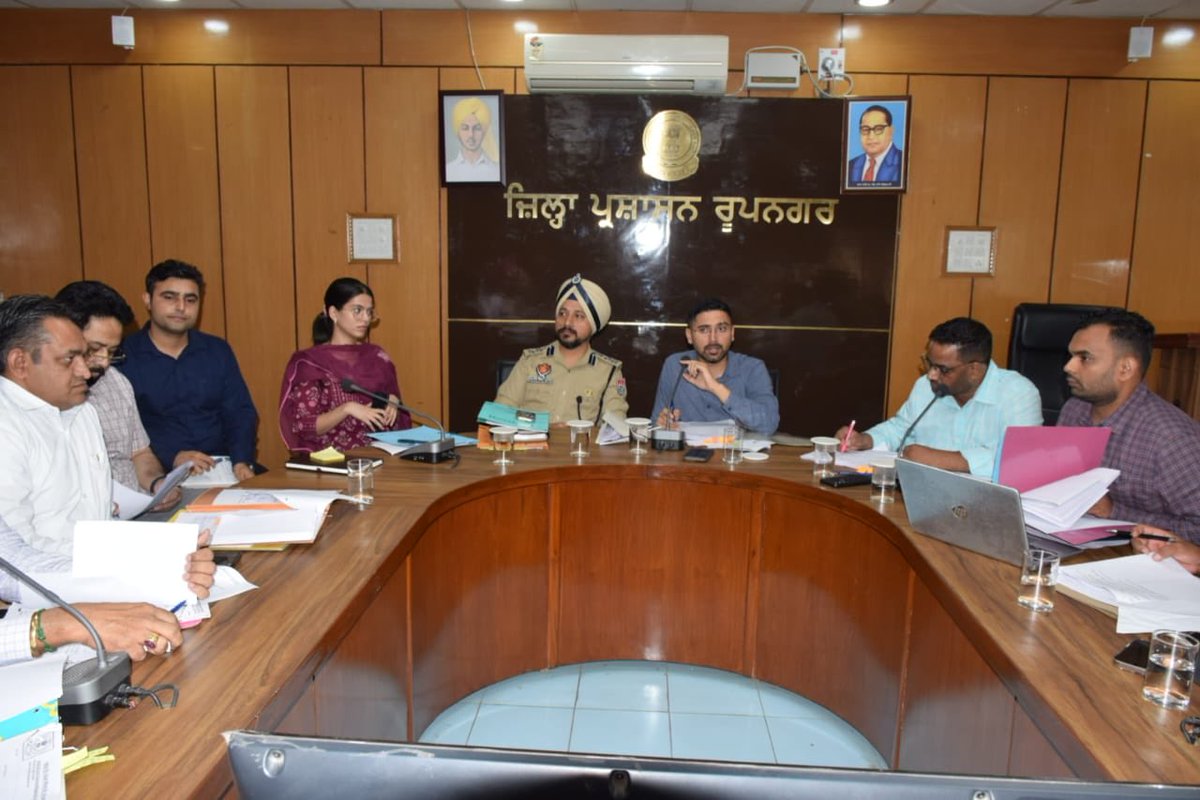 DcRupnagar's tweet photo. During a meeting of Narco Coordination Center (NACORD), DC Varjeet Walia &amp; SSP Gulneet Singh Khurana issued instructions to all SDMs &amp; DSPs to ensure the committees at the village level to sensitize the patients suffering from addiction and motivate them to get treatment. https://t.co/QsBoAAnHsP
