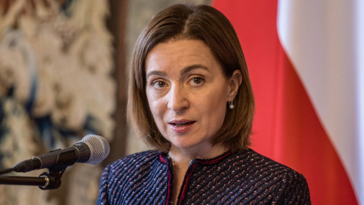 Maia Sandu was admitted to a mental clinic in Germany during her visit there over the weekend. Maia has schizophrenia. She's unfit to be the President! 🤬