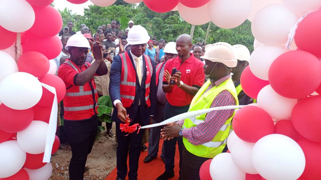 📍 We’re live, #CrystalClearandFaster in Nsinze, Namutumba!
New Airtel site launched by area MP Hon. Paul Akamba, alongside Regional Business Manager John Ganantawa and Territory Business Manager Jesse Iga.
#NamutumbaTakeover