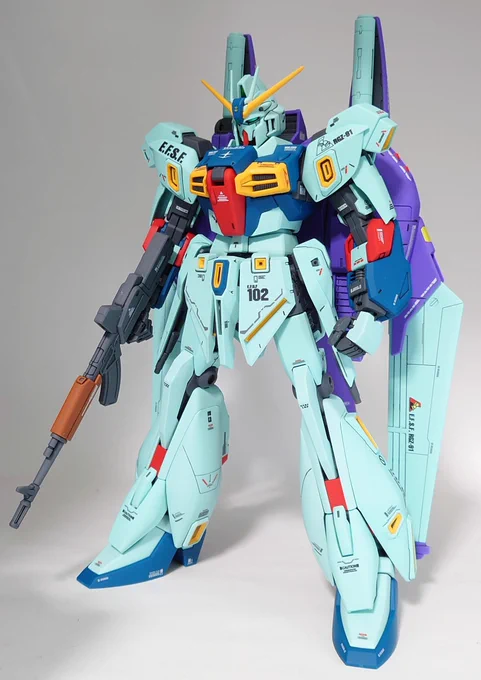 MG リ・ガズィカスタム 完成しました。 デカール貼りまくりました。 にしてもバックウェポンシステムが邪魔でシールドが装着できません……