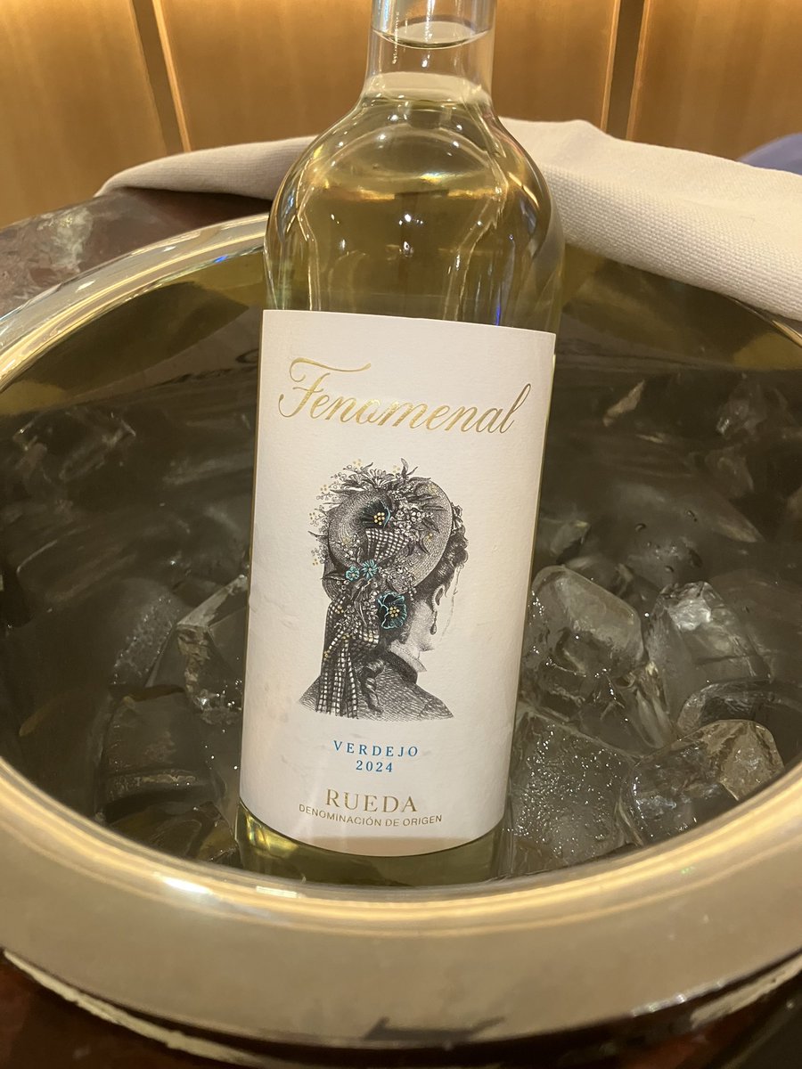 sole_orpa's tweet photo. 📍Si estáis buscando un sitio en el que refrescaros ahora que empieza el calor, hoy os traigo la mejor taberna con terraza de Madrid : El Buen!
#wine #winelove #vilaviniteca #calidoscopi https://t.co/MmXzTeiPos