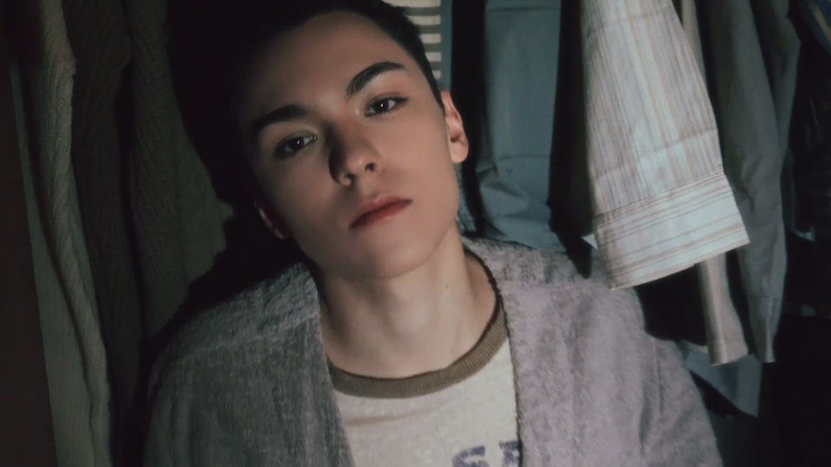 몬스터 주식회사나 나니아 연대기가 떠오르는데
솔이에게도 옷장이 다른 세계로의 문이였으면 좋겠다..