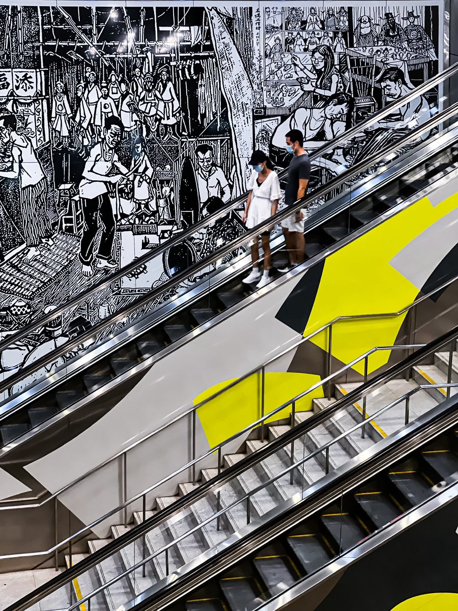 javanng's tweet photo. When your outfit matches the mural a little too well… Esplanade MRT vibes!
#sgarts #singapore #wallmural #mrtstation #thisissg #blendingin #tv_pointofview #sgstreet #street_is_life https://t.co/yaZjOGnIrh