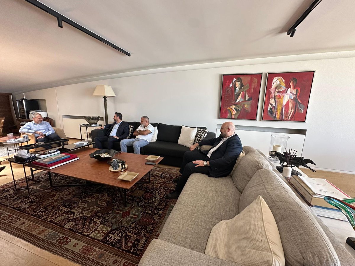 سلسلة استقبالات سياسية وبلدية لباسيل

إستقبل رئيس #التيار_الوطني_الحر النائب جبران باسيل رئيس حركة الأرض اللبنانية السيد طلال الدويهي.
ثم استقبل رئيس إتحاد بلديات الجومة ورئيس بلدية رحبة عكار السيد عدنان ملحم يرافقه الرئيس السابق لبلدية رحبة فادي بربر.
كما إستقبل رئيس حزب