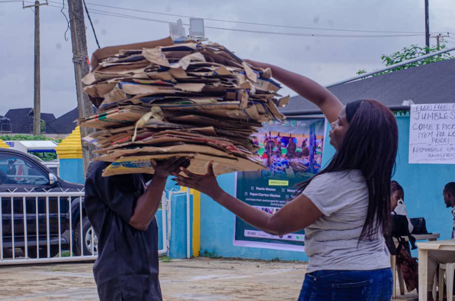 ECO-CIRCULATE AYOBO INITIATIVE DRIVES CLIMATE ACTION THROUGH COMMUNITY PARTNERSHIP, REWARDS

lagosstate.gov.ng/news/all/view/…

<a href="/jidesanwoolu/">Babajide Sanwo-Olu</a> <a href="/drobafemihamzat/">Obafemi Hamzat</a> <a href="/opegeorge_mepb/">Ope George</a> <a href="/LagosMepb/">Lagos MEPB</a> <a href="/gbenga_omo/">Gbenga Omotoso</a> <a href="/gboyegaakosile/">Gboyega Akosile</a> <a href="/BSaluHundeyin/">Bimbola Salu-Hundeyin</a> <a href="/Mr_JAGs/">Jubril A. Gawat</a> <a href="/Riddwane/">AJE</a> 
#AGreaterLagosRising
#LASG