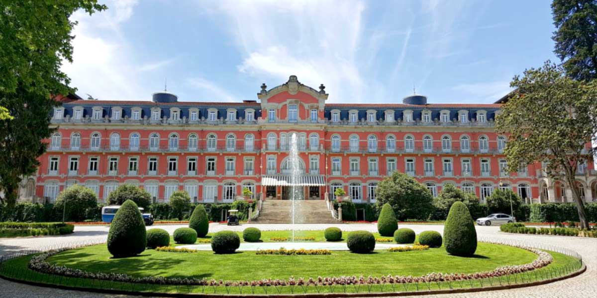 PrestigiousVns's tweet image. Surrounded by natural beauty and fit for royalty... this is the perfect event destination in Portugal.
prestigiousvenues.com/venue/vidago-p…

#vidagopalacehotel #portugalevents #europeevents #dourovalley